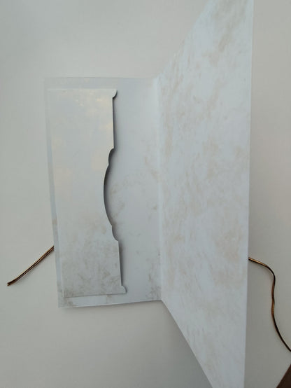 Rankų darbo atvirukas "Sveikinimai" su auksiniais akcentais - Dodeco