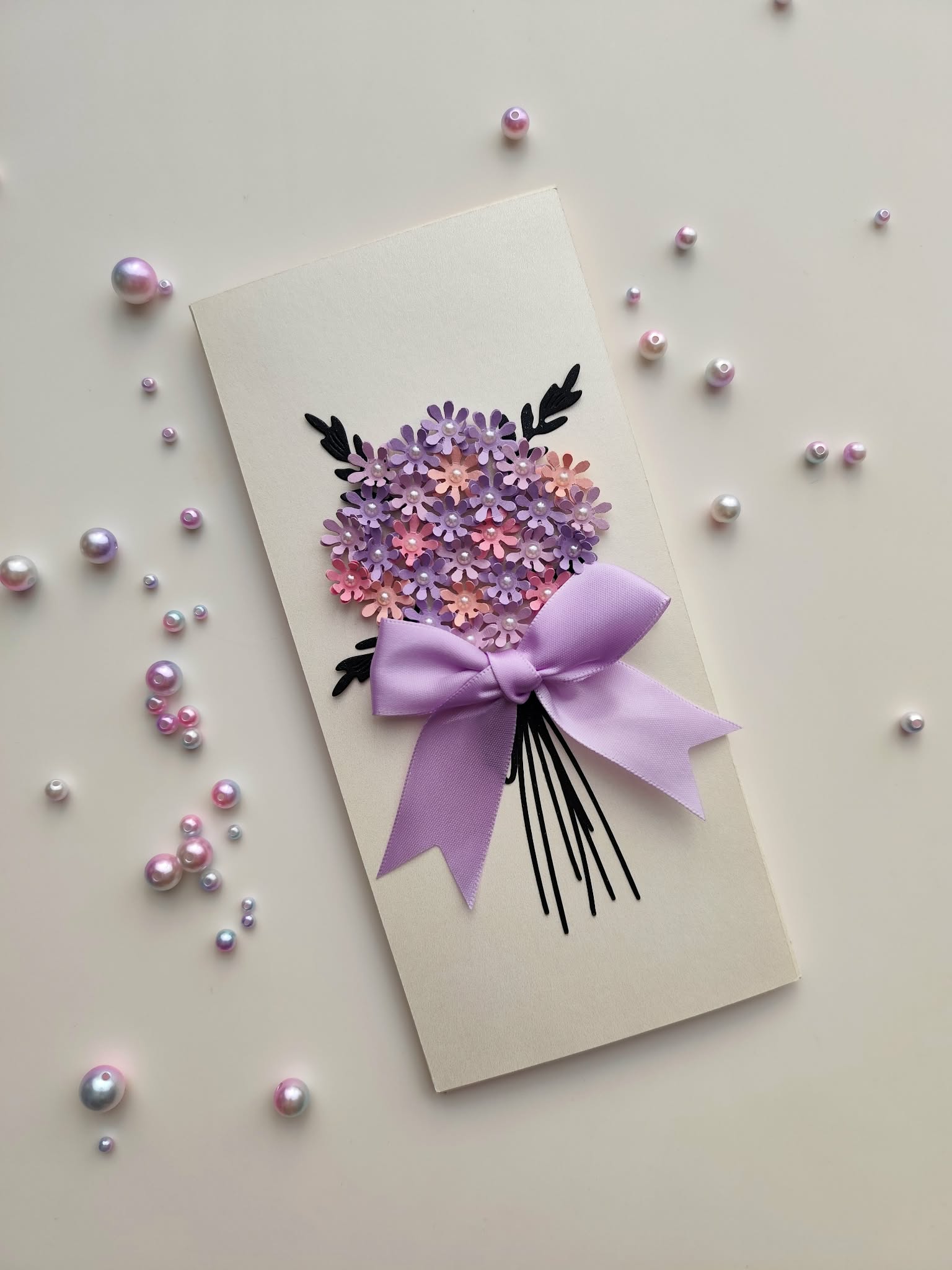 Rankų darbo atvirukas su gėlių puokšte - Dodeco