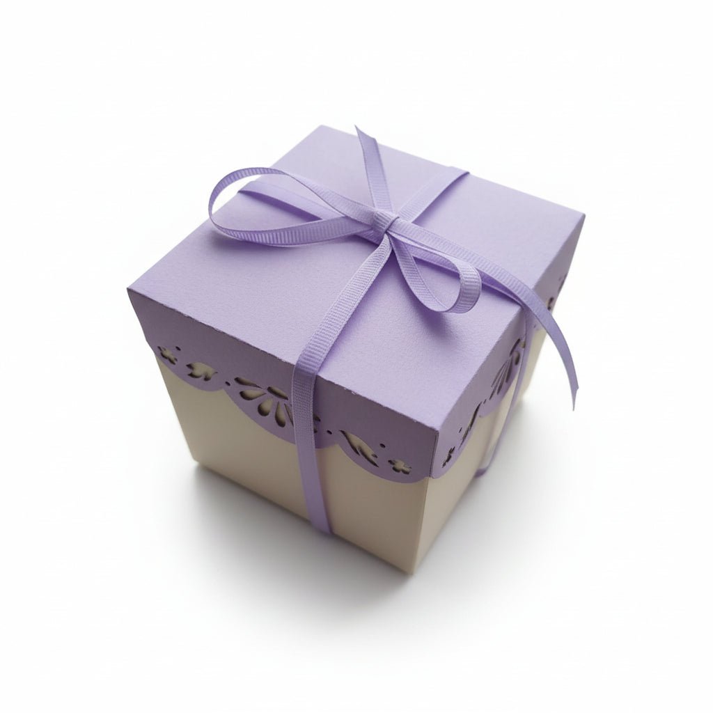 Romantiška levandų spalvos staigmenų dėžutė - Dodeco