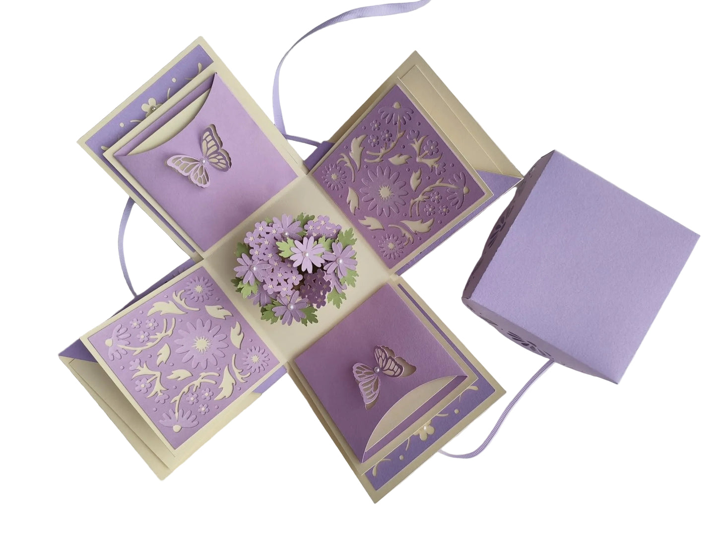 Romantiška levandų spalvos staigmenų dėžutė - Dodeco