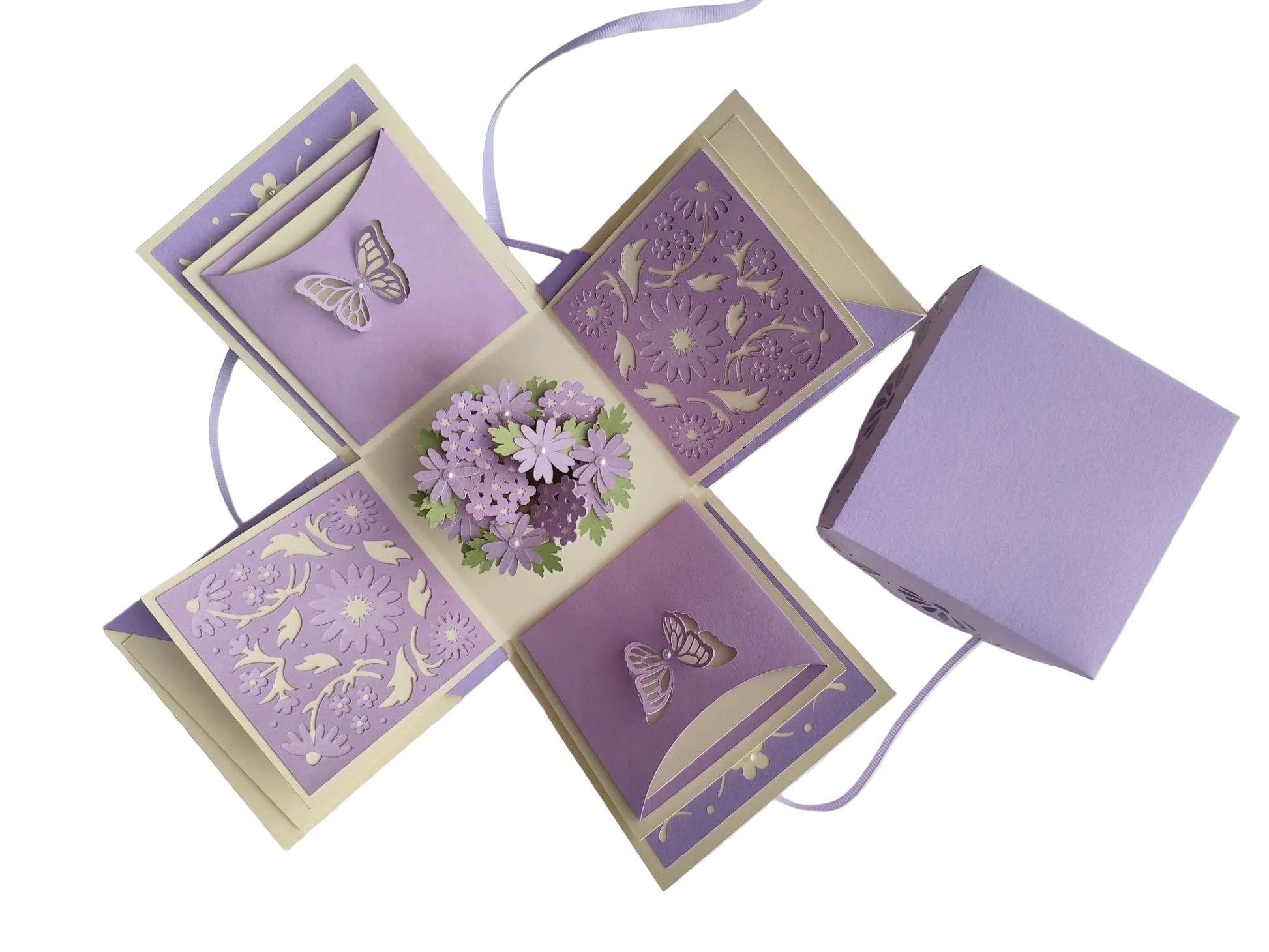 Romantiška levandų spalvos staigmenų dėžutė - Dodeco